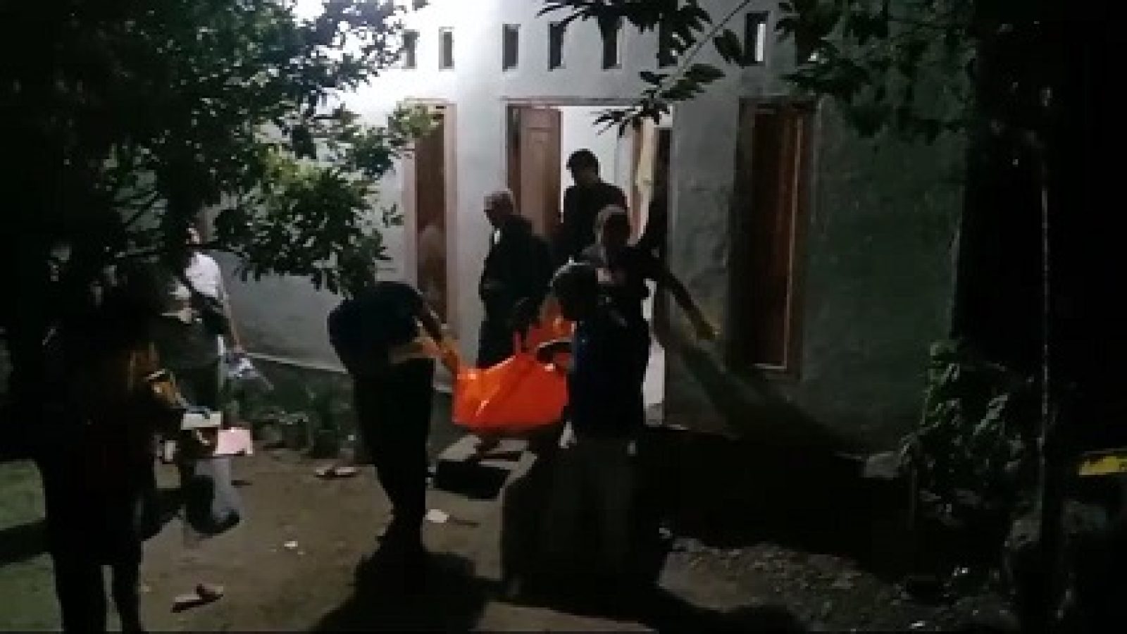 IRT Ditemukan Tewas Bersimbah Darah di Kembang Sari, Korban Dibunuh Suaminya