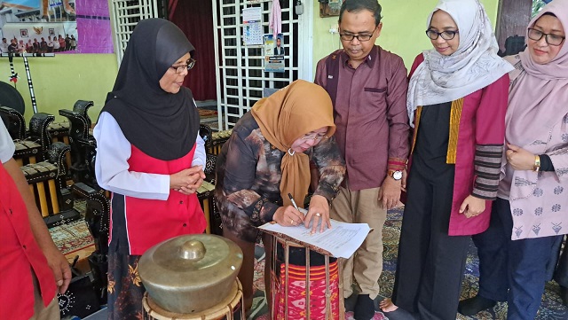 Orang Lombok di Rantauan Dihadiahi Gamelan Sasak