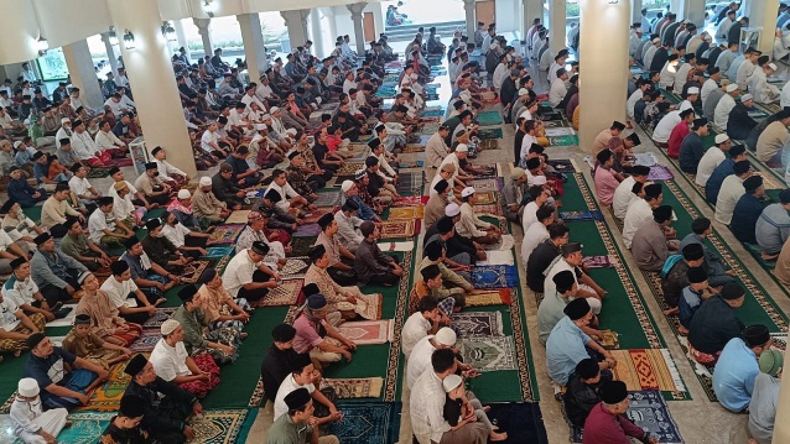 Ribuan Jamaah Shalat Idul Adha di Masjid Al Mujahidin Selong