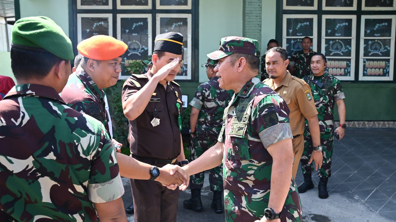 Berkunjung ke Kodim Madiun dan Magetan, Pangdam Ingatkan Pentingnya Kesejahteraan Masyarakat