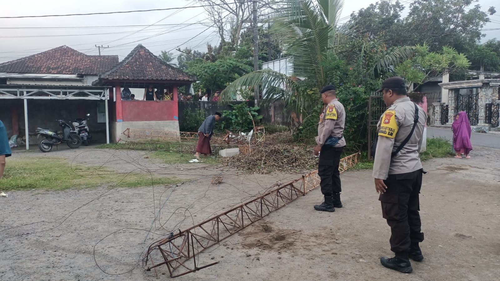 Teknisi Asal Pringgasela Tewas saat Perbaiki Tower