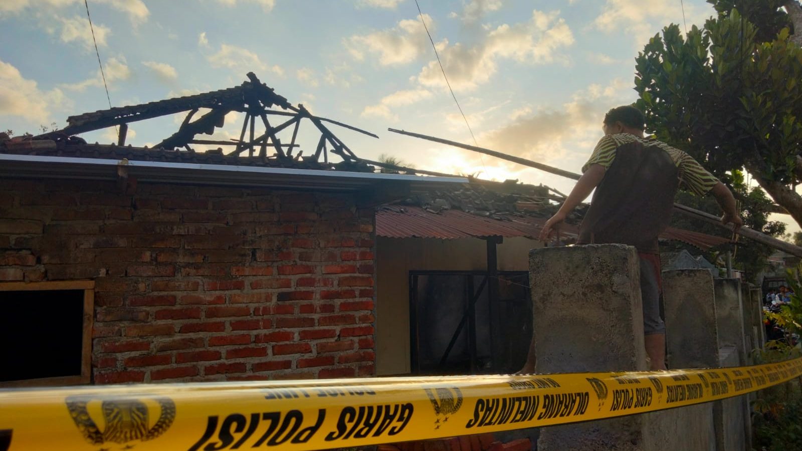 Rumah Warga Rumeneng Masbagik Ludes Terbakar