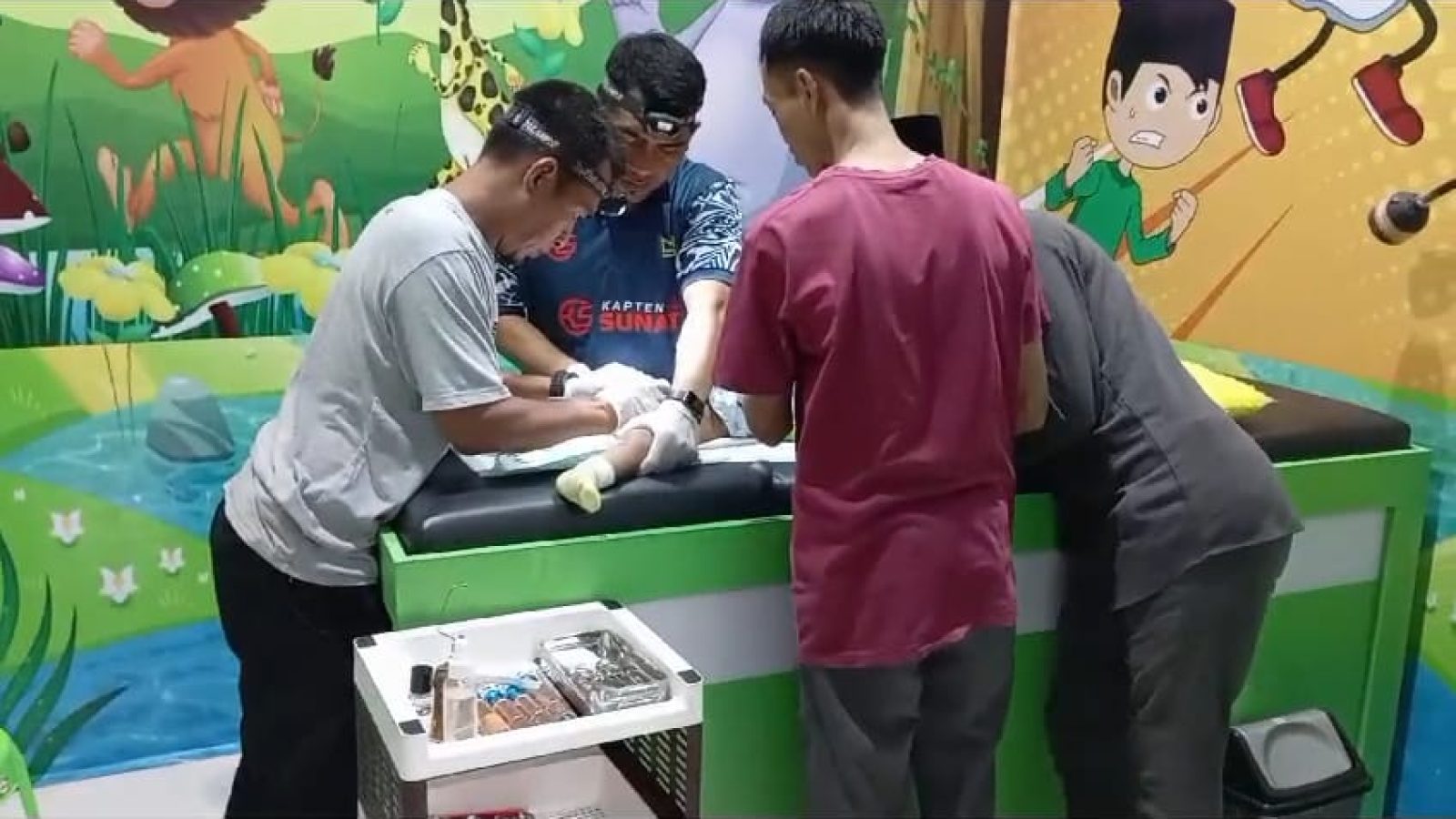 Sunat Modern Menggunakan Lem, Metode Baru Rumah Sunat Al-Farabi