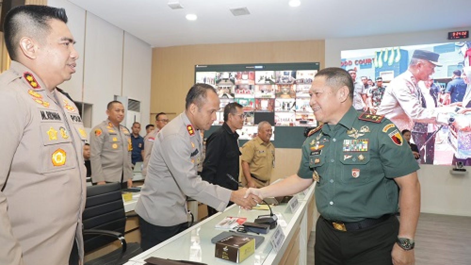 Mayjen TNI Rafael Terjunkan Ribuan Personil, Kawal Peringatan 1 Suro dan Suron Agung