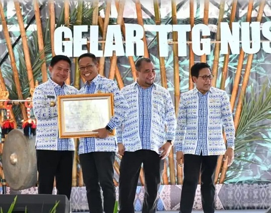 GTTGN ke 25 Dibuka, Pj Bupati Lotim Raih Penghargaan