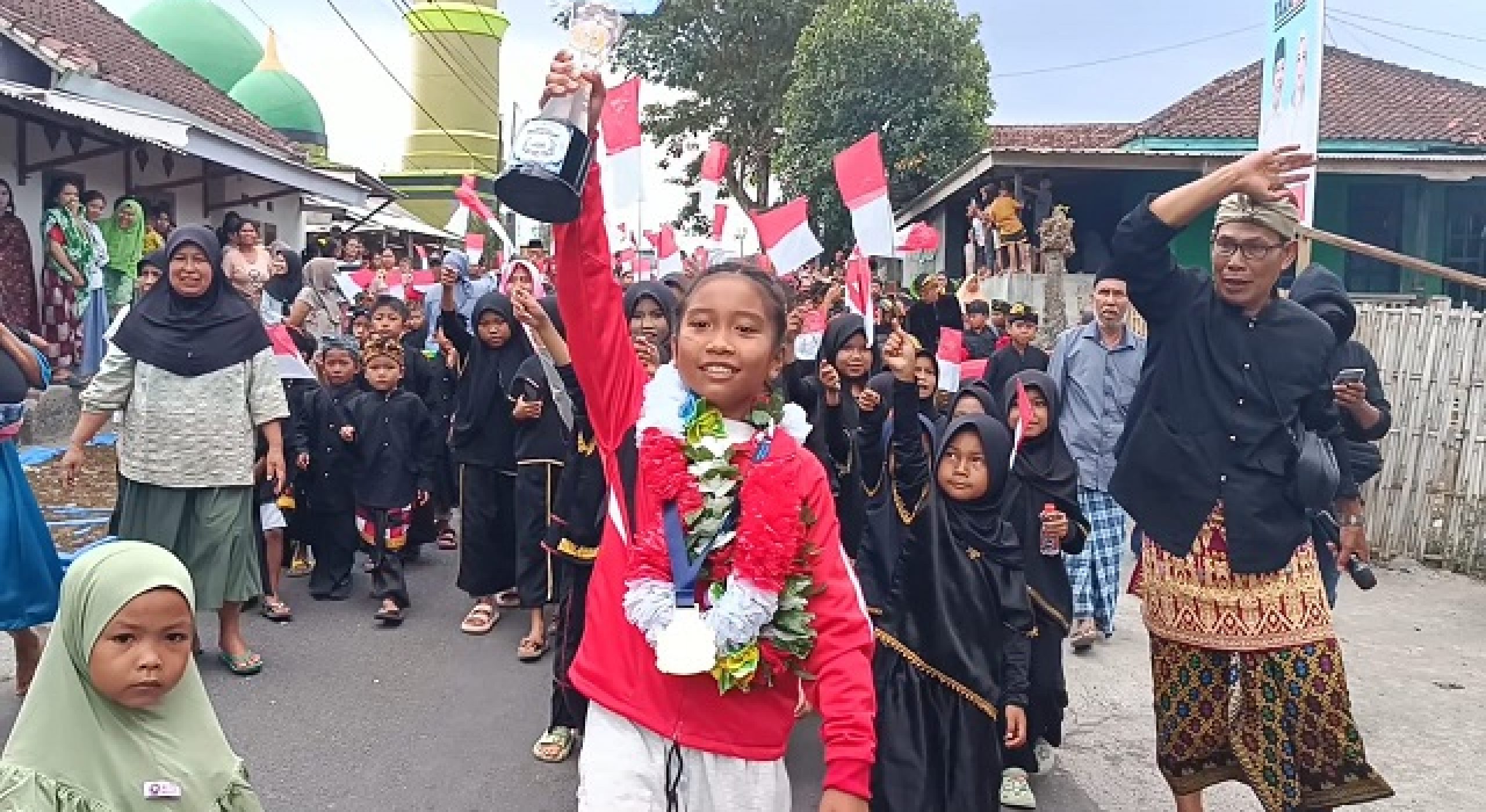 Sirhandini, Juara Pencak Silat Piala Kemenpora Disambut Gegap Gempita Warga dan Pelajar