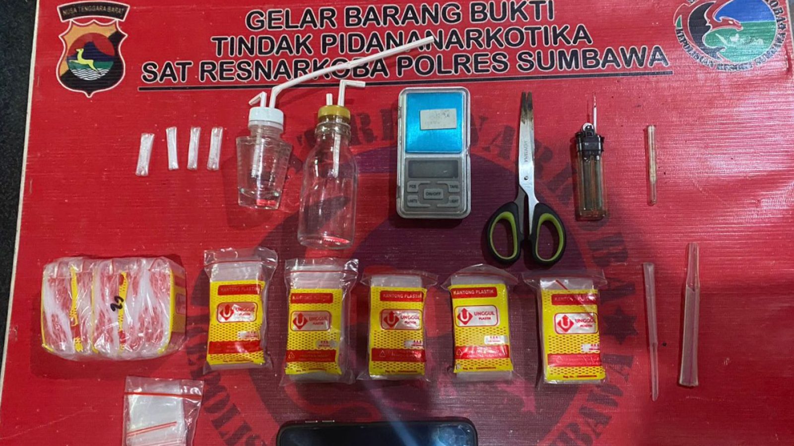 Dua Pria dan Seorang Wanita Disergap Saat Hendak Transaksi Sabu