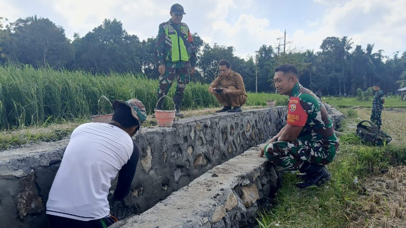 Program TMMD ke-121 di Lombok Timur Berikan Dampak Positif di Dua Desa Sasaran