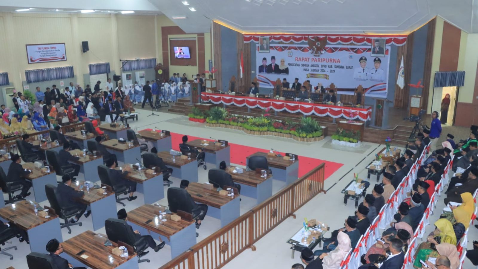 Pengamanan Ketat Pengambilan Sumpah Anggota DPRD Sumbawa Barat, Polres Turunkan Personil