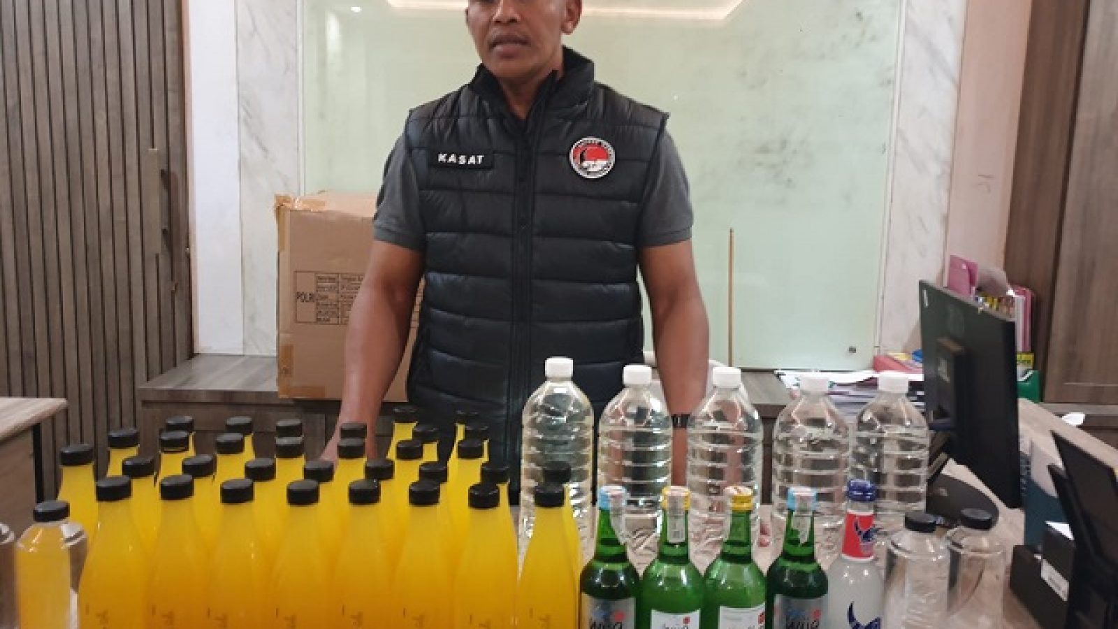 Ratusan Botol Miras Diamankan, Kafe Remang Tak Luput dari Razia di Mataram Jelang Pilkada