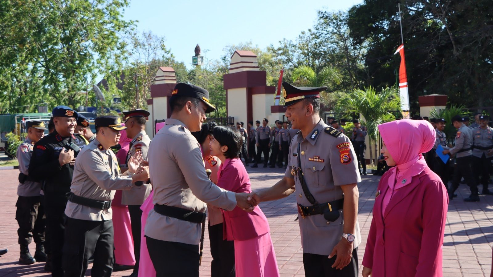 Kapolres Sumbawa Pimpin  Sertijab PJU dan Kapolsek 