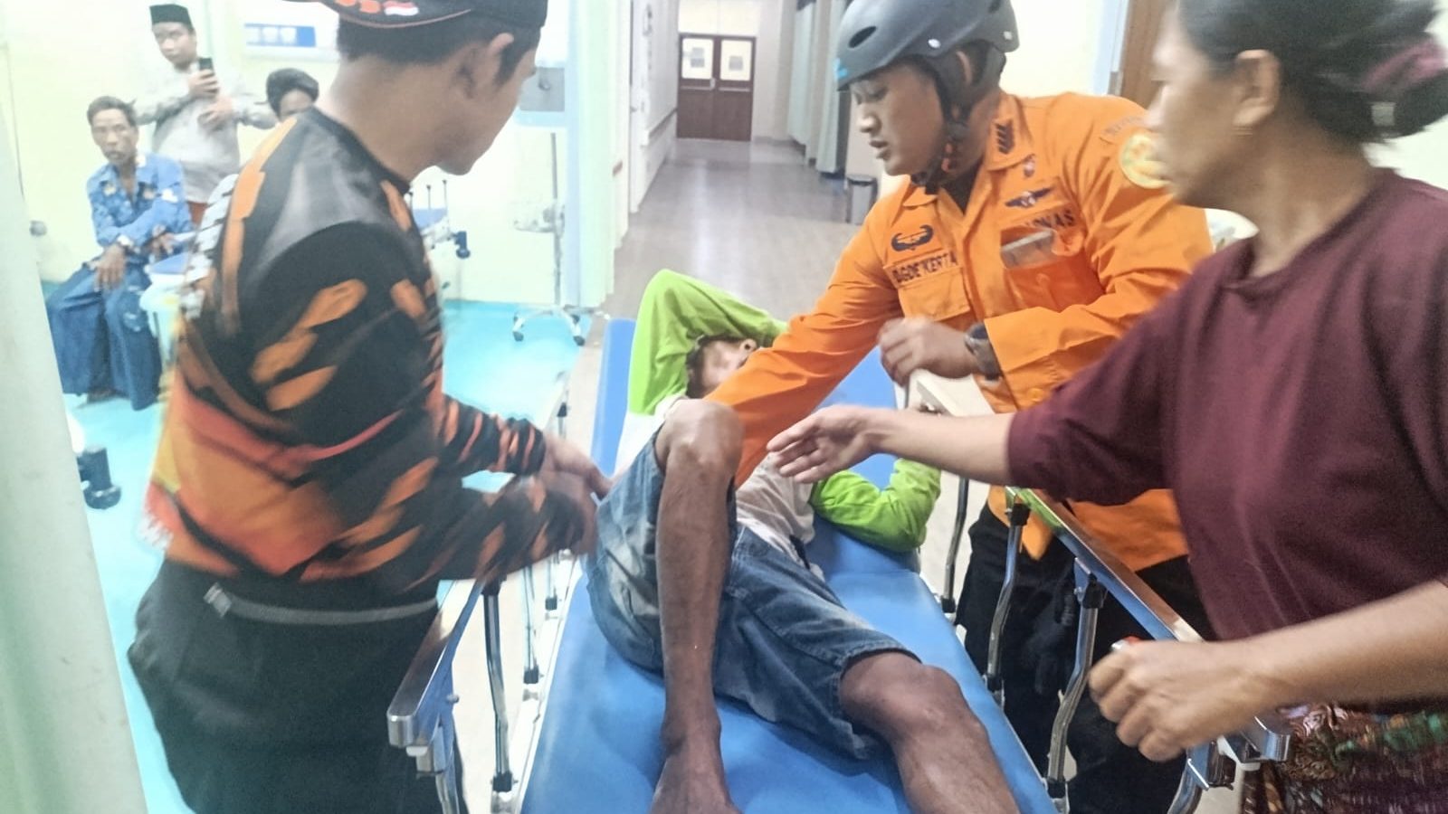 Tim SAR Evakuasi Pria dari Percobaan Bunuh Diri karena Depresi di Lombok Tengah