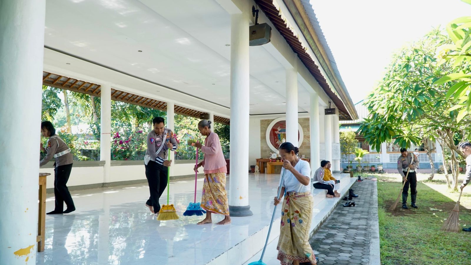 Pererat Tali Silaturahmi Melalui Bakti Religi Satlantas Polres Lombok Utara