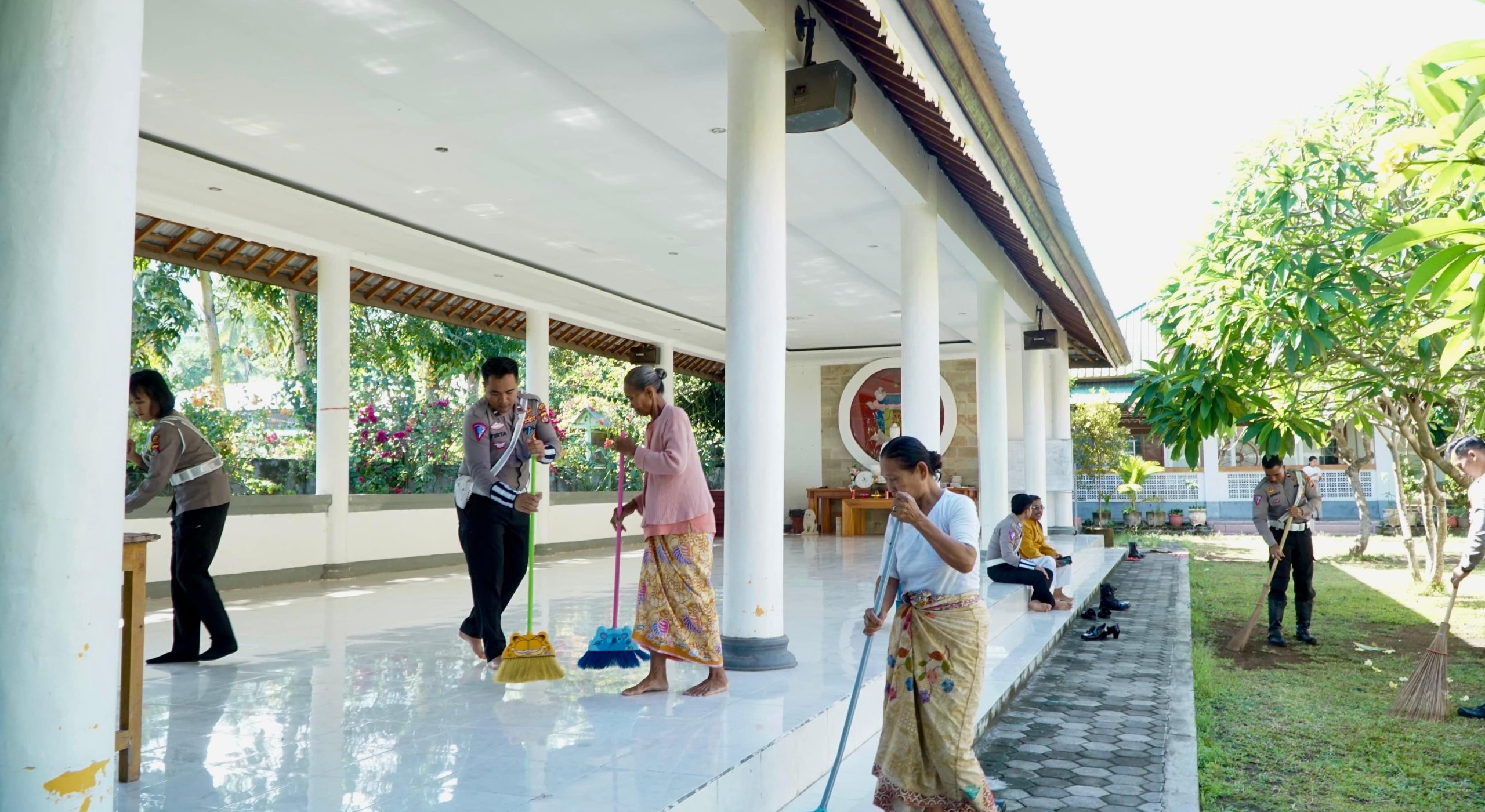 Pererat Tali Silaturahmi Melalui Bakti Religi Satlantas Polres Lombok Utara