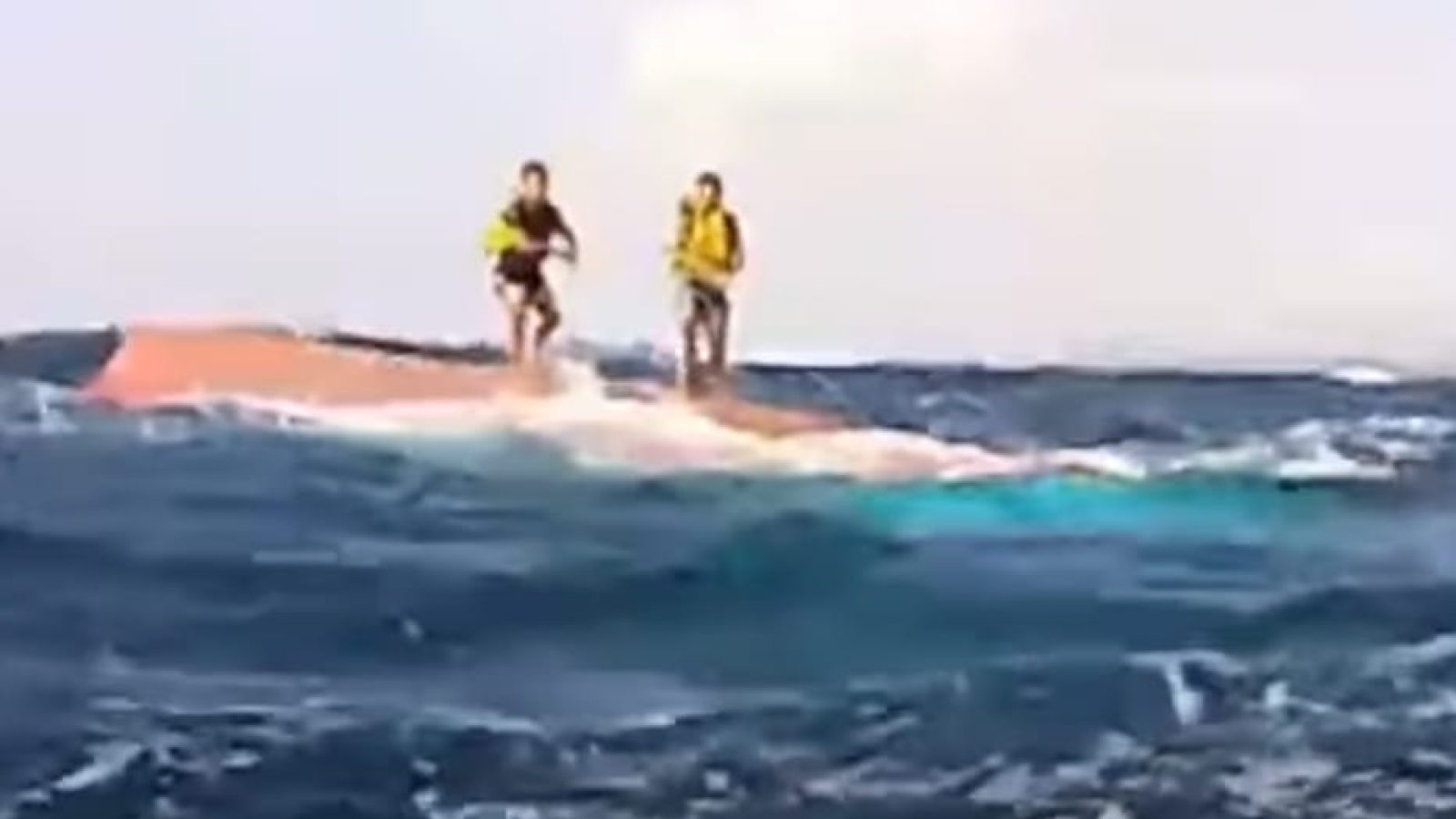 Kapal Angkutan Tenggelam di Perairan Gili Meno, Dugaan Mati Mesin