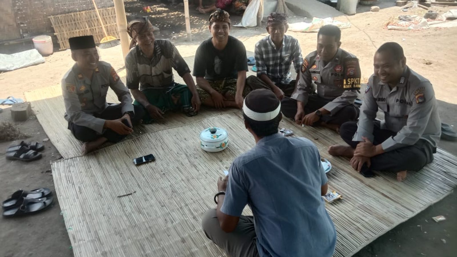 Cooling System dengan Tokoh Adat Kapolsek Bayan