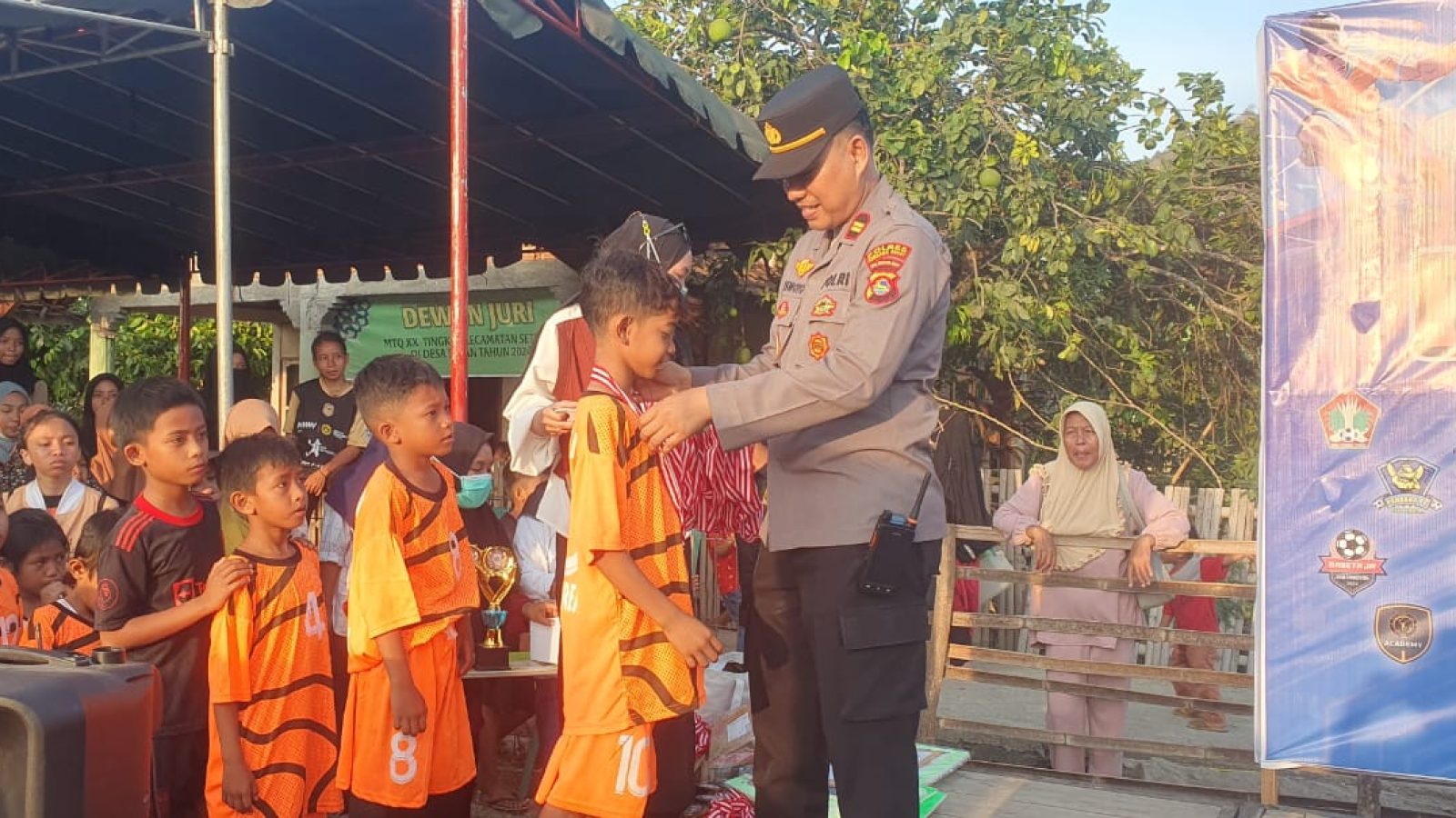 Turnamen Sepak Bola Usia Dini Desa Seran Ditutup Kapolsek