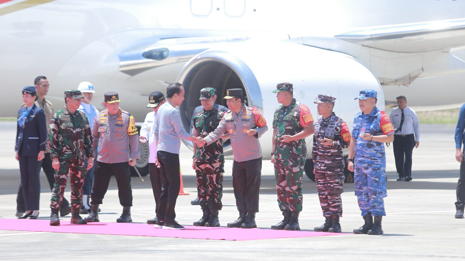 Presiden Jokowi Tiba di Lombok Disambut Tiga Jenderal