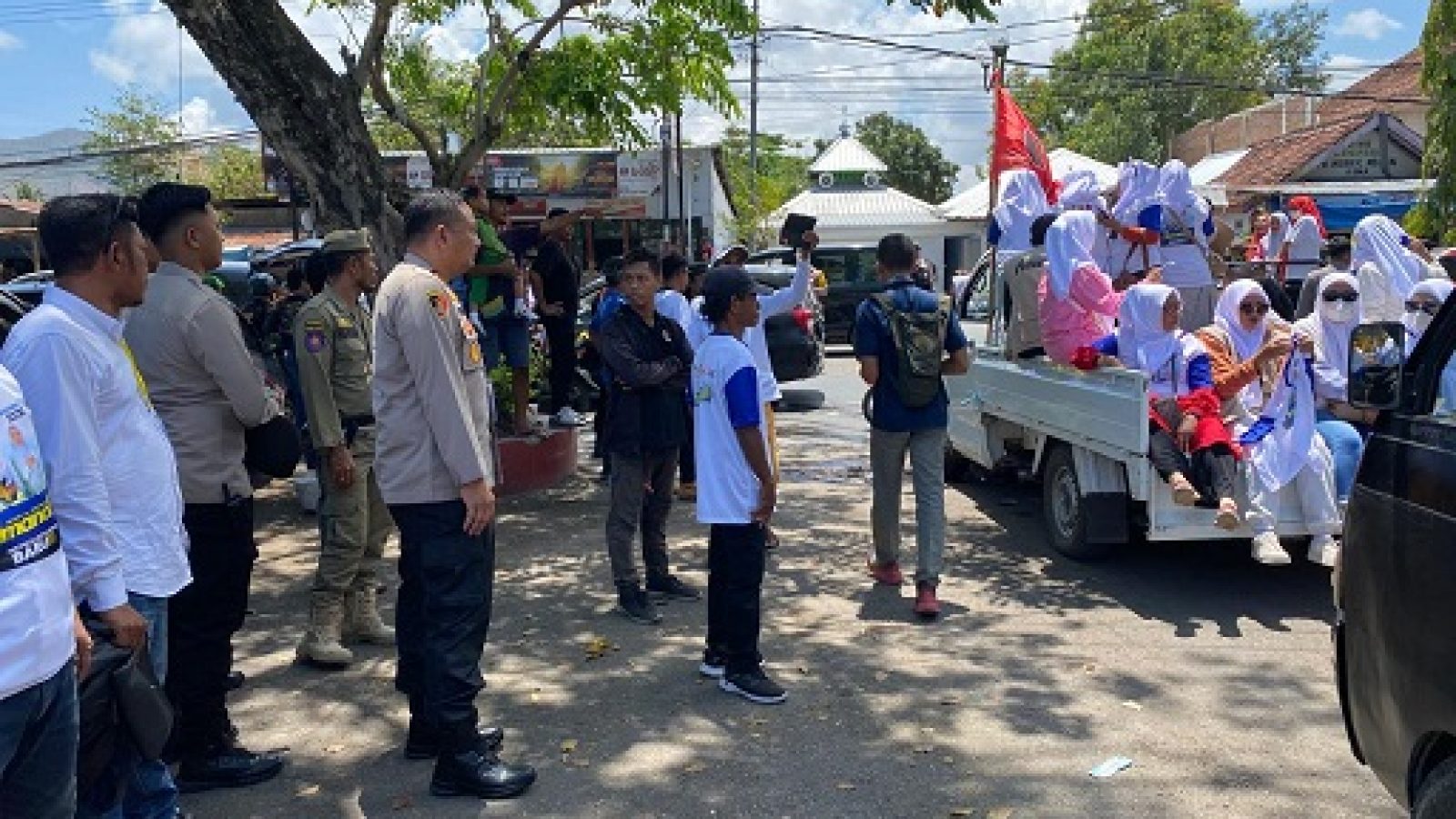 Polres Bima Kota Kerahkan 152 Personil Gabungan Amankan Pengundian Nomor Urut di Paruga Nae Convention Hall