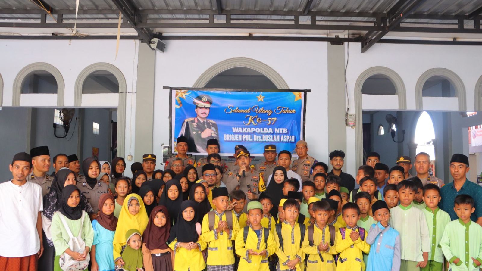 Kapolres Lombok Utara Santuni 57  Anak Yatim-Piatu