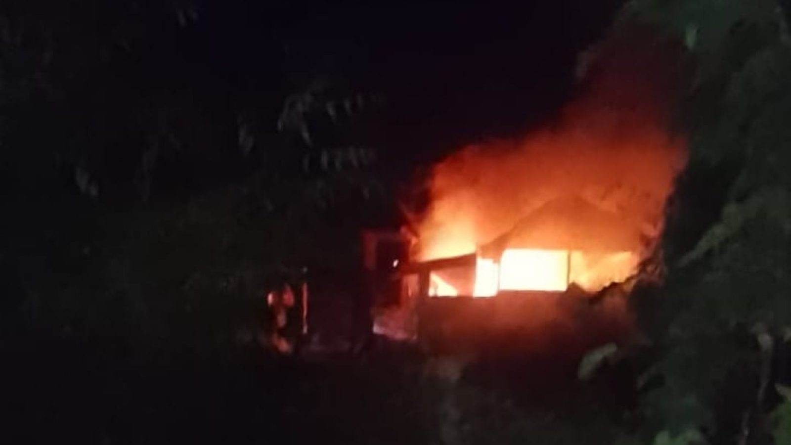 Gudang PT I -Pasar di Pringgabaya Terbakar