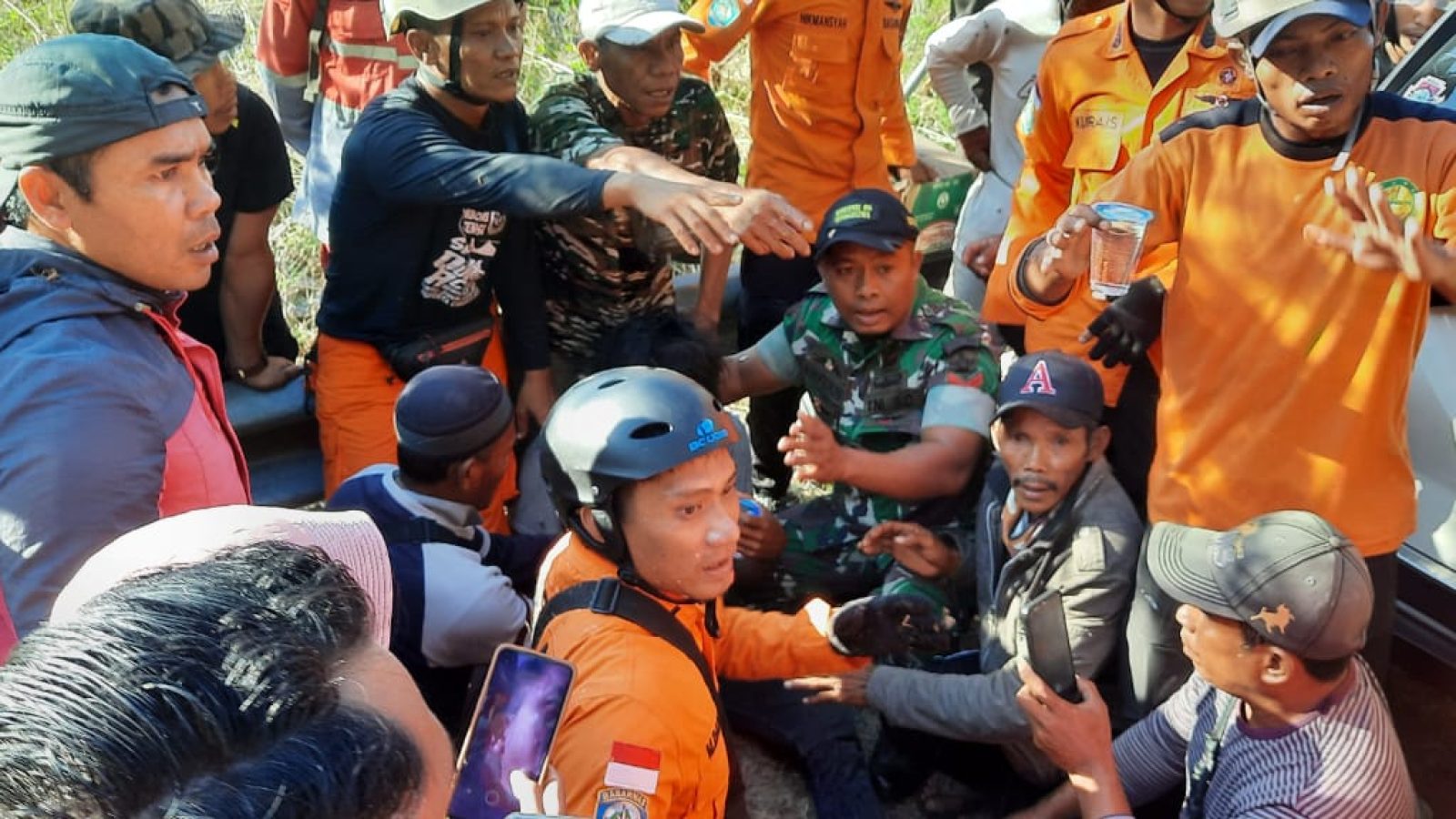 Tim SAR Sukses Evakuasi Dadang dari Jurang Nanga Tumpu