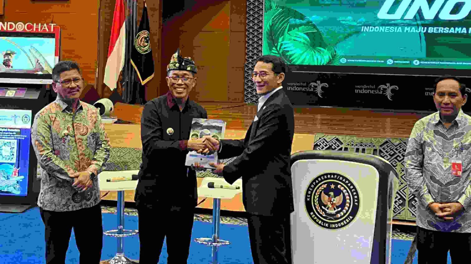 Pj.Bupati Lotim Terima Master Plan Cemara Siu dari Menteri Parekraf