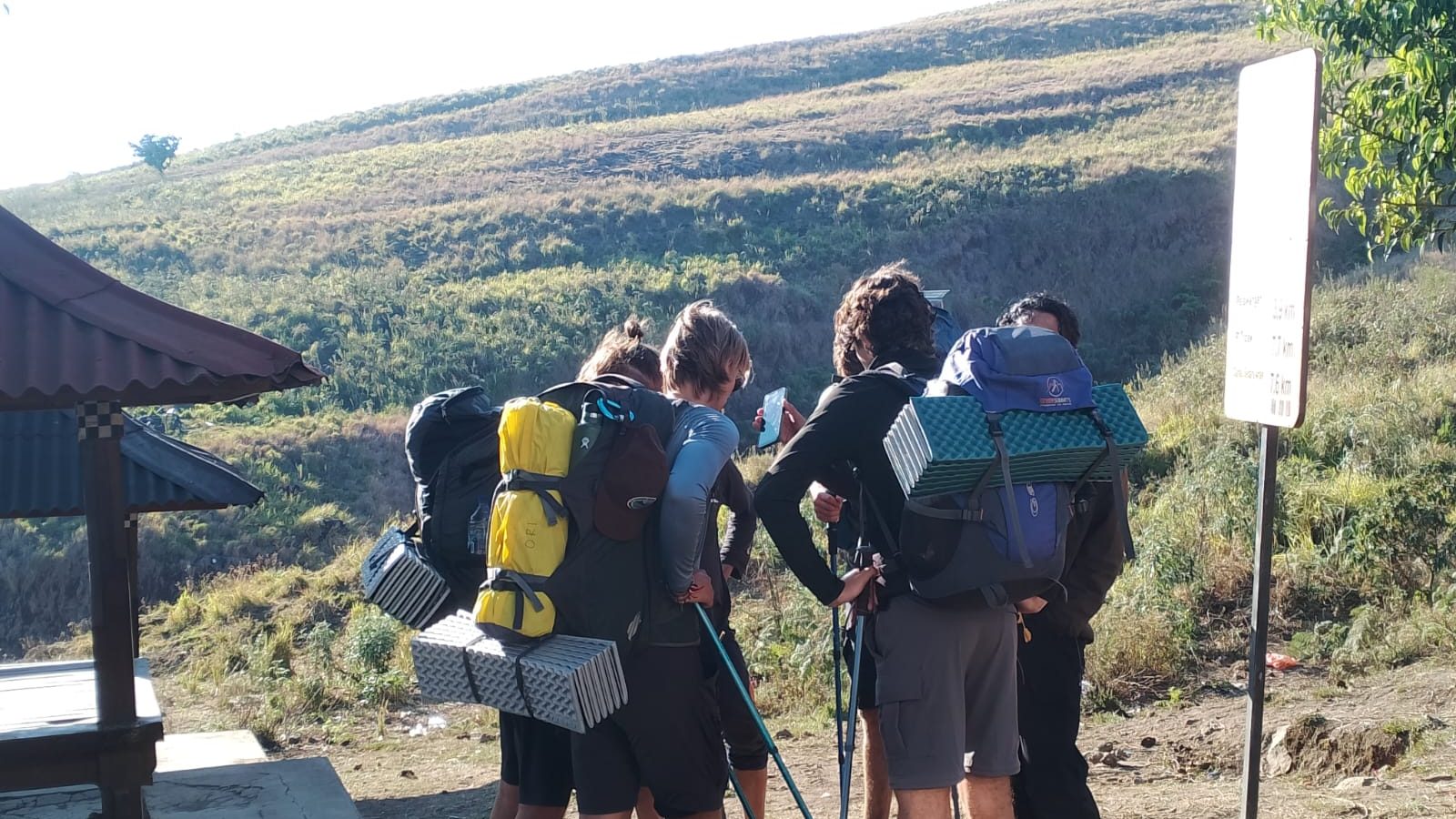 Empat WNA Diminta Bayar  Denda Setelah Tepergok Mendaki Rinjani Secara Ilegal