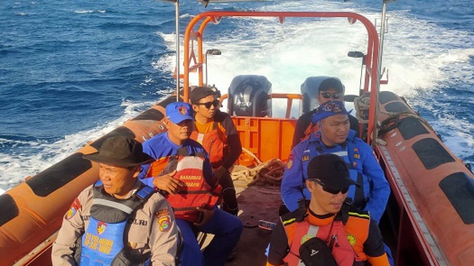 Operasi SAR Berhasil, Seluruh Awak Kapal Rizal Indah 2 Selamat