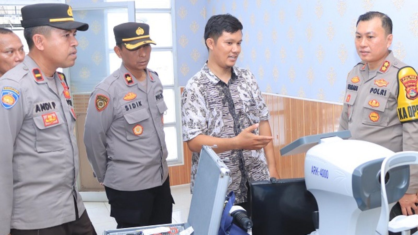 Pemeriksaan Mata Gratis Peringati HUT Humas Polri ke-73 Polres Sumbawa Barat 
