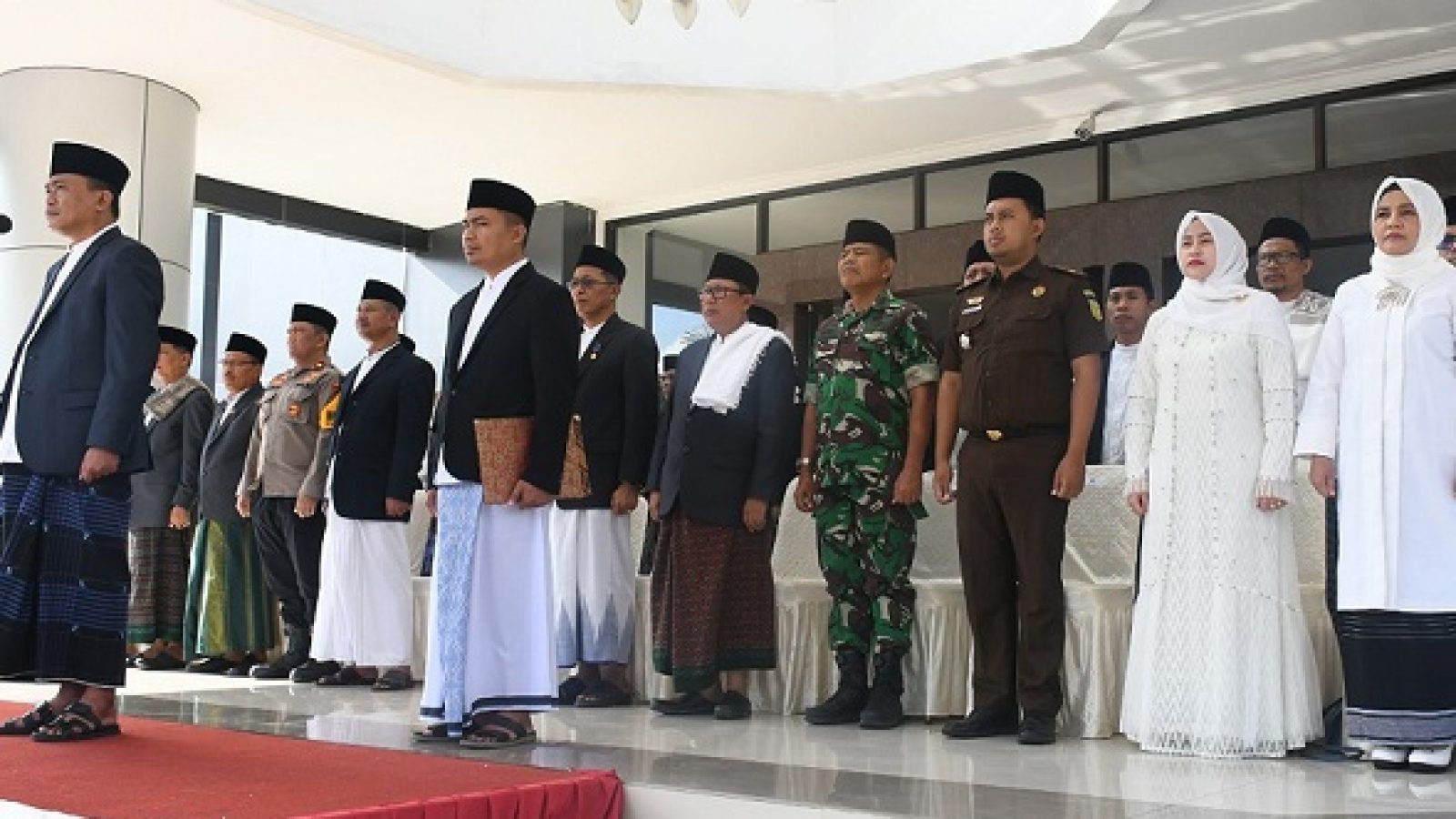 Getol Dukung Lembaga Pendidikan Pesantren, Pj Bupati Lotim Terima Penghargaan Kemenag NTB