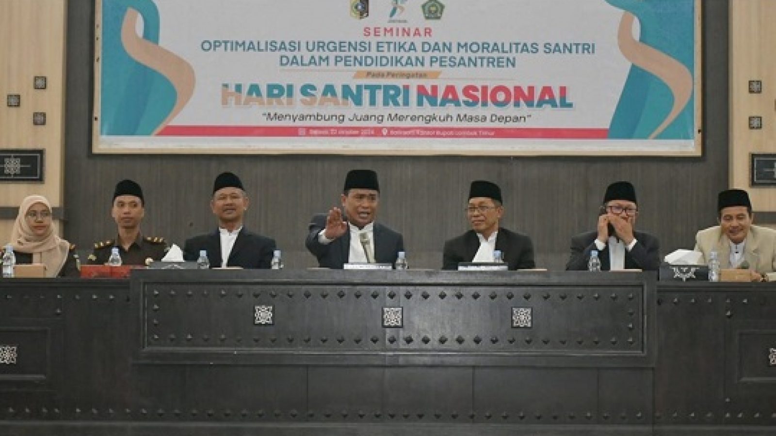 Pemkab Lotim Komitmen Lanjutkan Beasiswa Santri