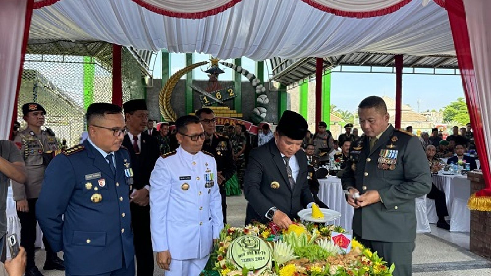 Pj Gubernur NTB Berharap TNI Makin Kokoh Kawal Kedaulatan Bangsa
