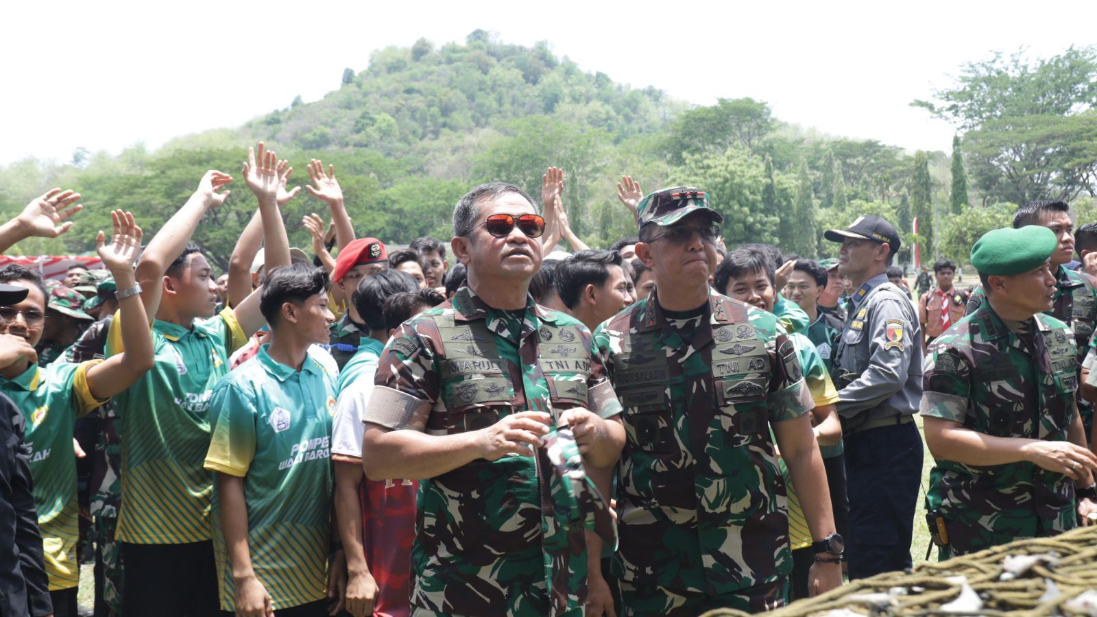 Mayjen TNI Rudy Saladin Dampingi KSAD Tutup TMMD ke-122 di Kediri
