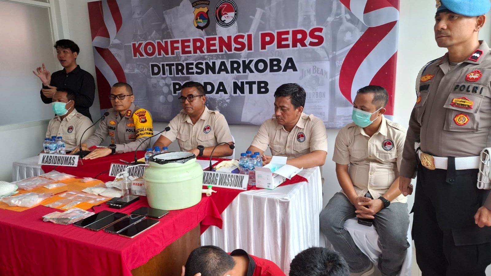Ditresnarkoba Polda NTB Ungkap 11 Kasus dan Amankan 12 Tersangka Selama Oktober