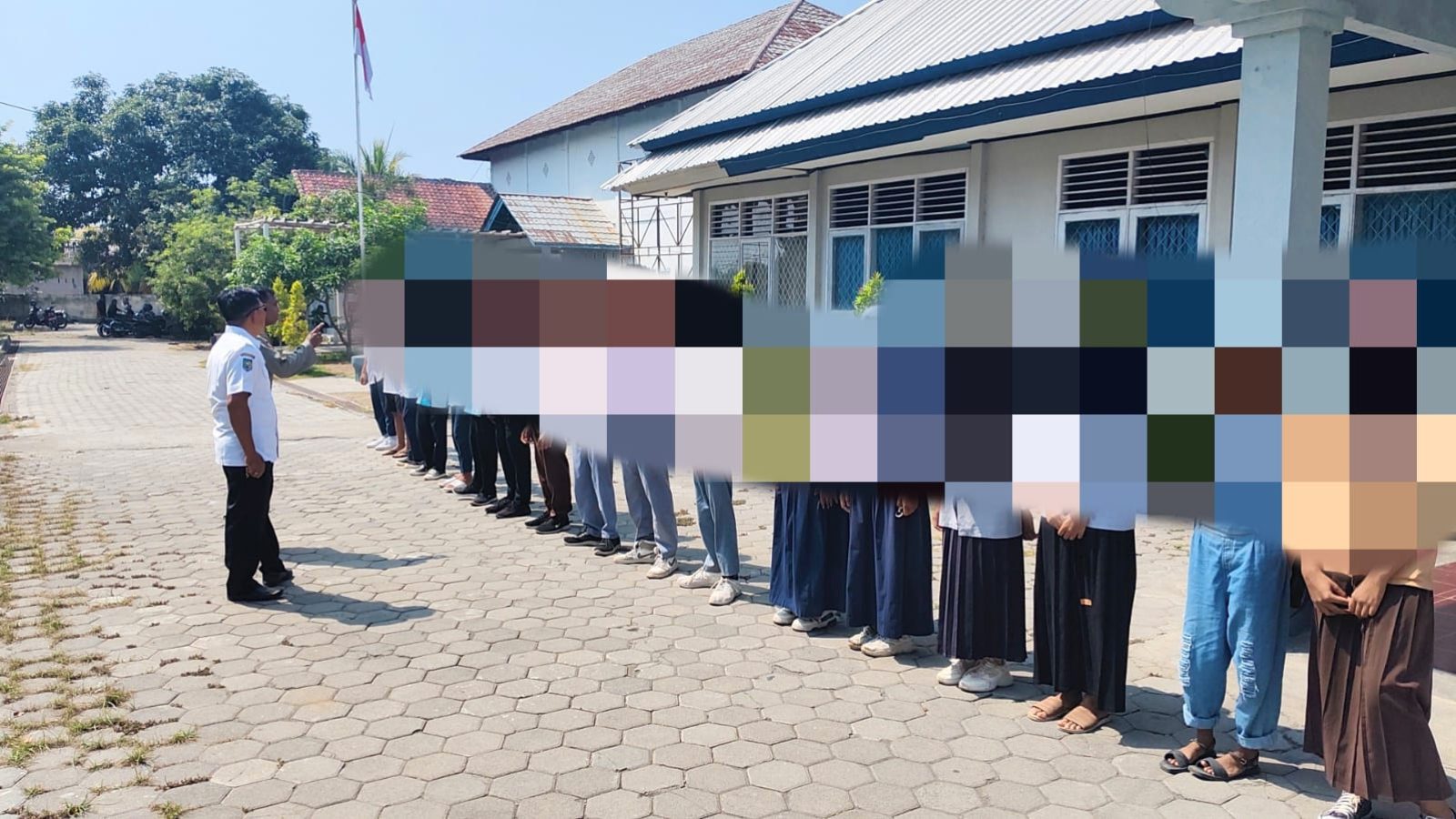 17 Pelajar di Lombok Timur Terjaring Razia Pol PP, Isi HP Video Porno
