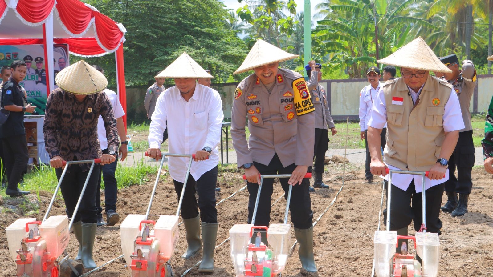 Launching Gugus Tugas Polri Dukung Ketahanan Pangan di Lombok Utara