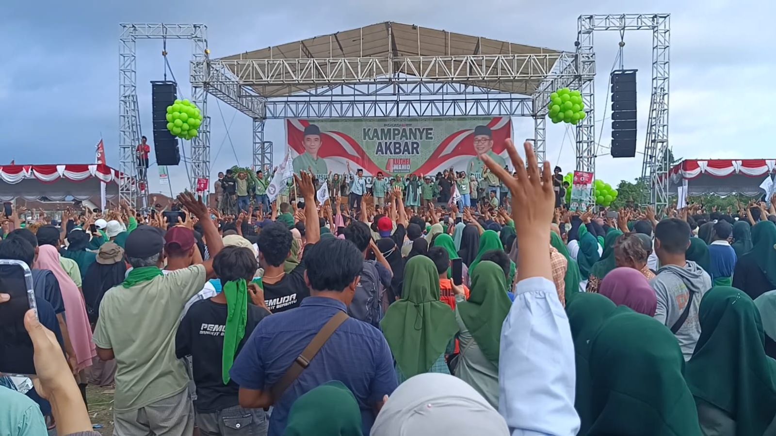 Ribuan Simpatisan Banjiri Kampanye Akbar Jagoan Perindo Luthfi – Wahid di Lombok Timur