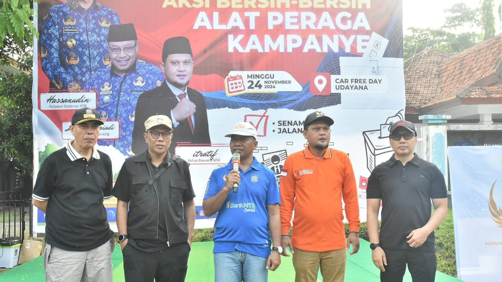 Serentak, Aksi Bersih Alat Peraga Kampanye di NTB