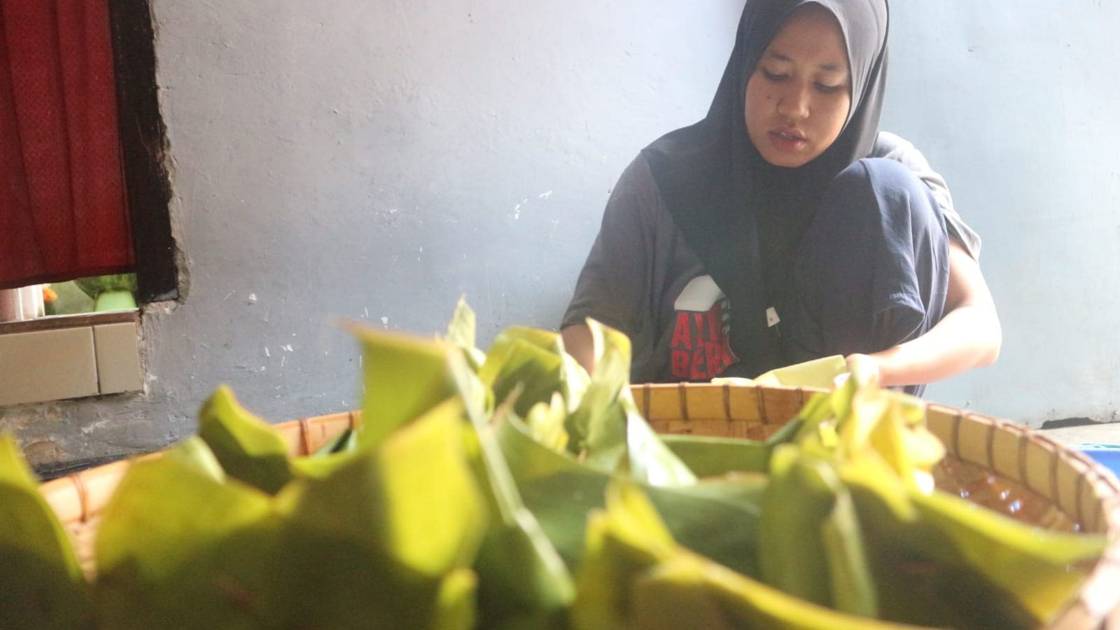  Jajan Tradisional Lombok Laris di Tengah Gempuran Jajanan Modern