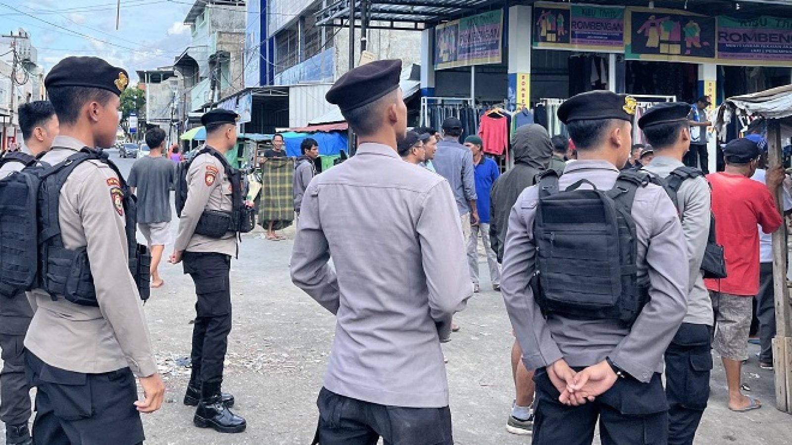 Pasar Amahami jadi Lokasi Blusukan, Tertib Berkat Kesigapan Satgas OMP Rinjani 2024 Polres Bima Kota 