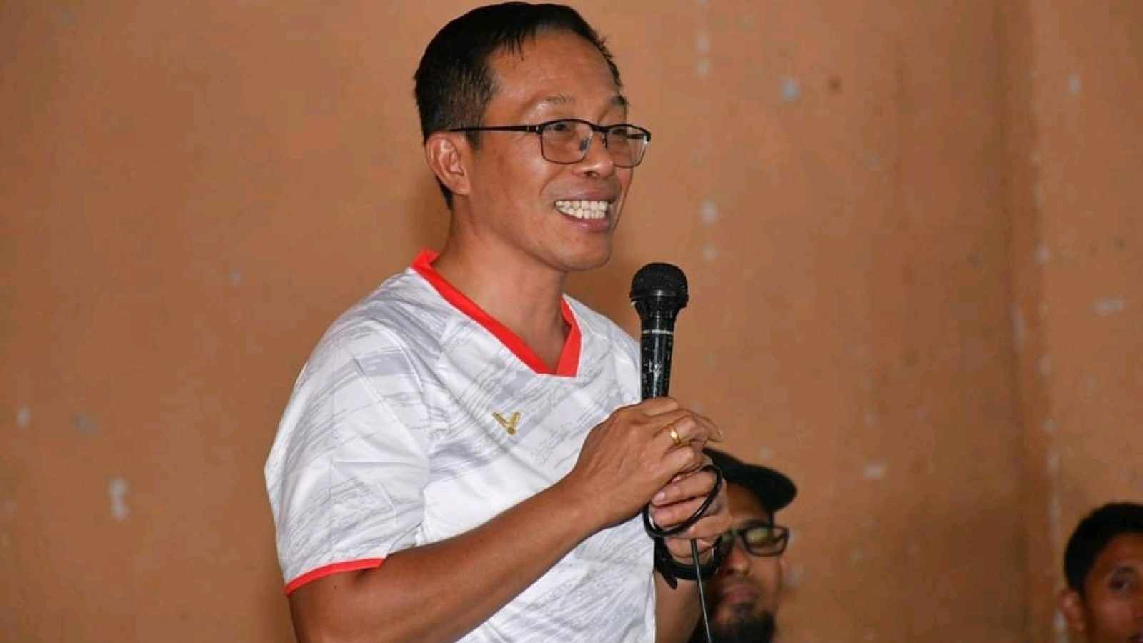 Pj. Bupati Lotim Buka Turnamen Badminton Cup