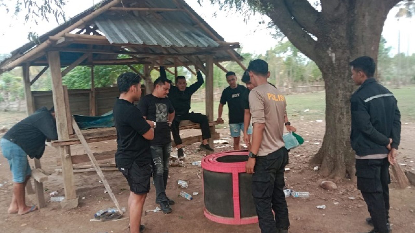 Sat Reskrim Polres Sumbawa Barat Amankan Kendaraan Bermotor Bubarkan Judi Sabung Ayam