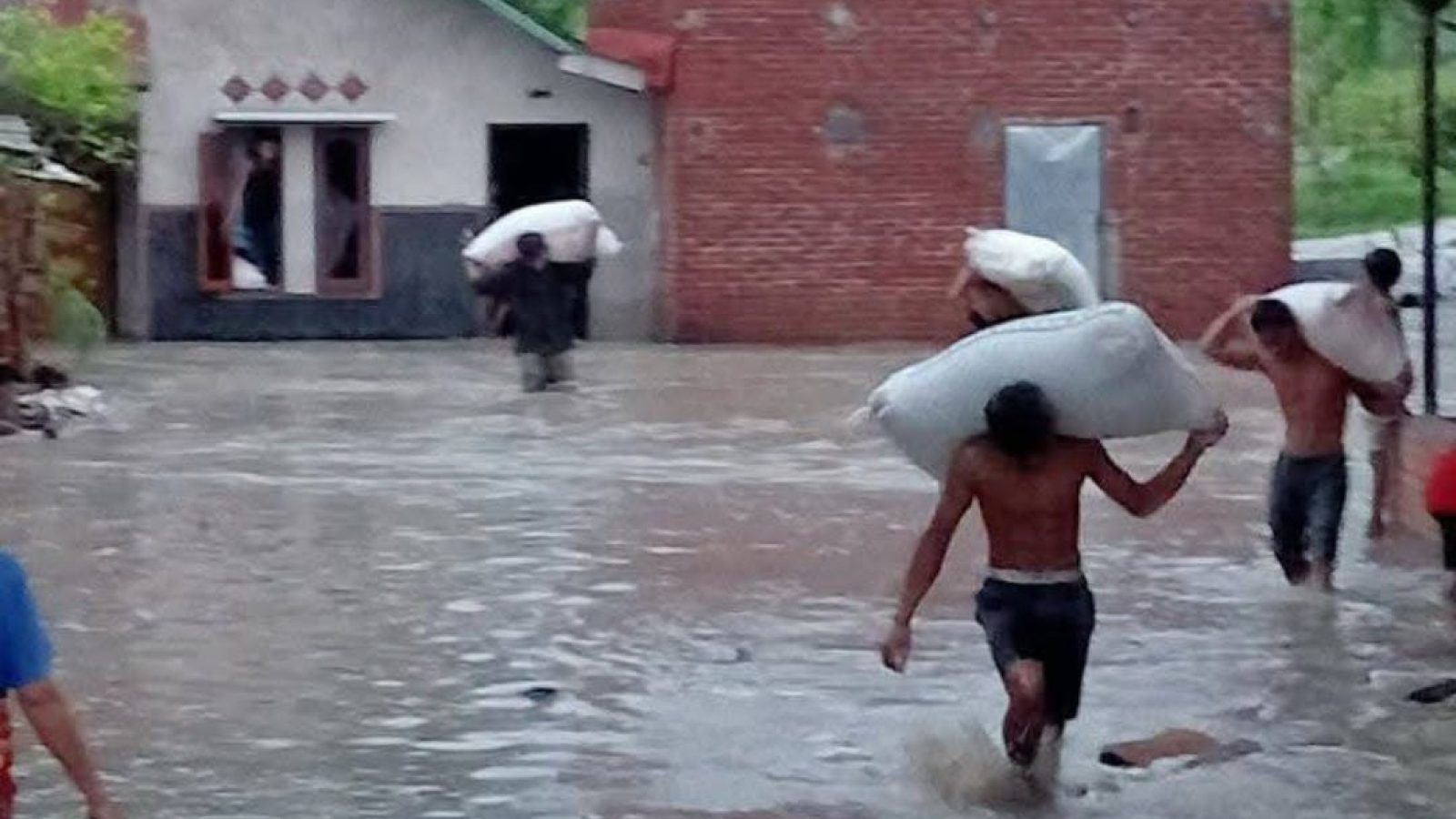 Lima Desa di Kecamatan Jerowaru Terendam Banjir