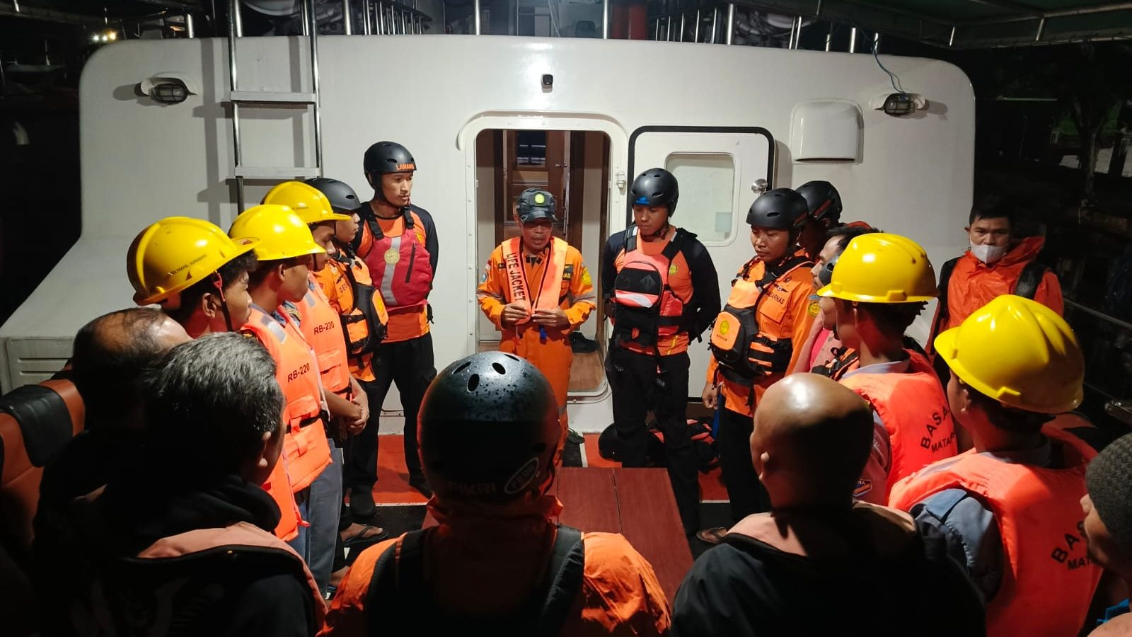 Kru Kapal Sakit, SAR Mataram Evakuasi di Tengah Laut