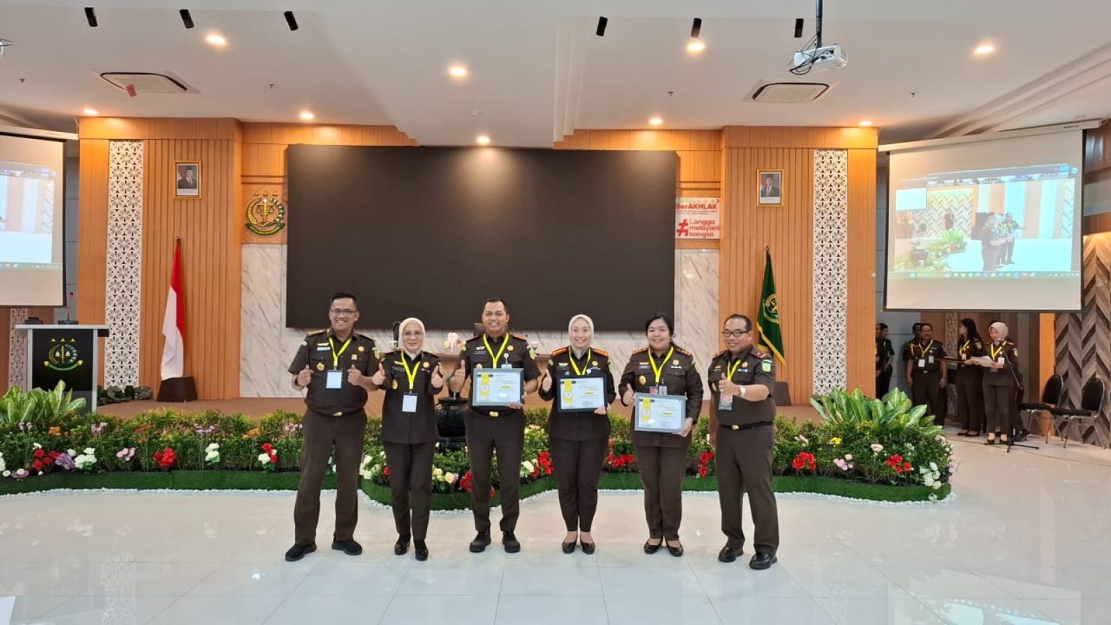 Kejari Lombok Timur Raih Empat Penghargaan Bergengsi dari Kejati NTB