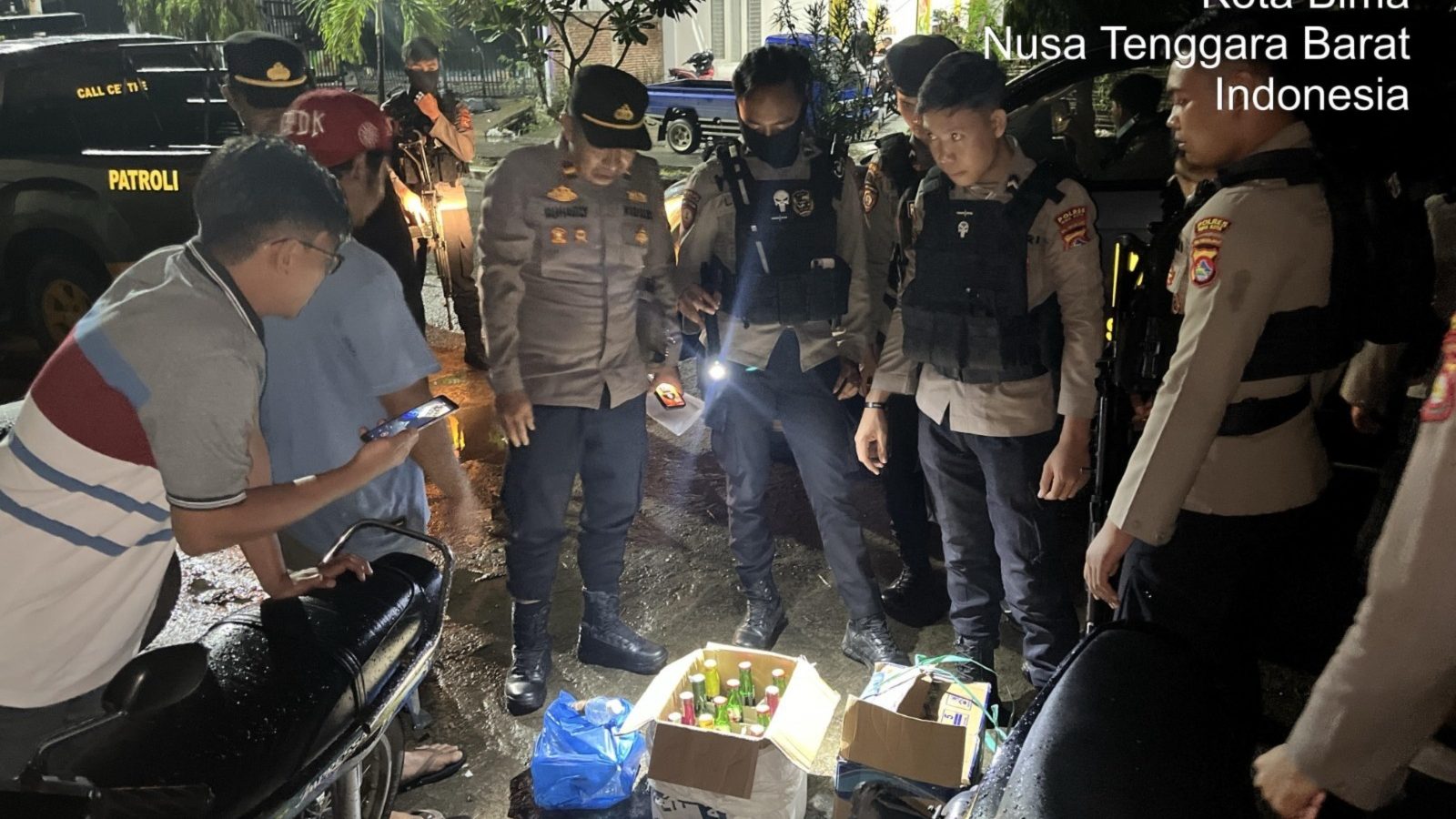 Jelang Natal dan Tahun Baru, Sat Samapta Polres Bima Kota Amankan Puluhan Botol Miras