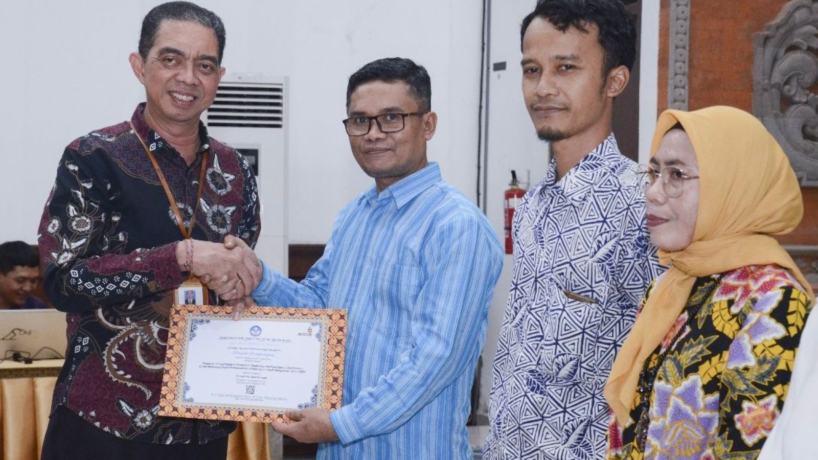 Kado Akhir Tahun, Universitas Hamzanwadi Raih 5 Penghargaan LLDIKTI
