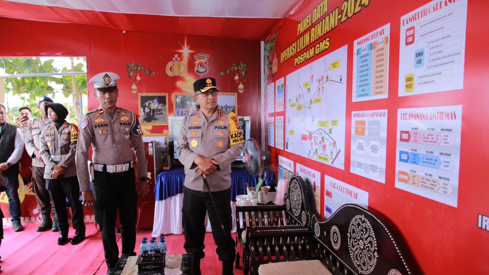 Pastikan Pengamanan Nataru, Kapolda NTB Sambangi Pospam Giri Menang Square