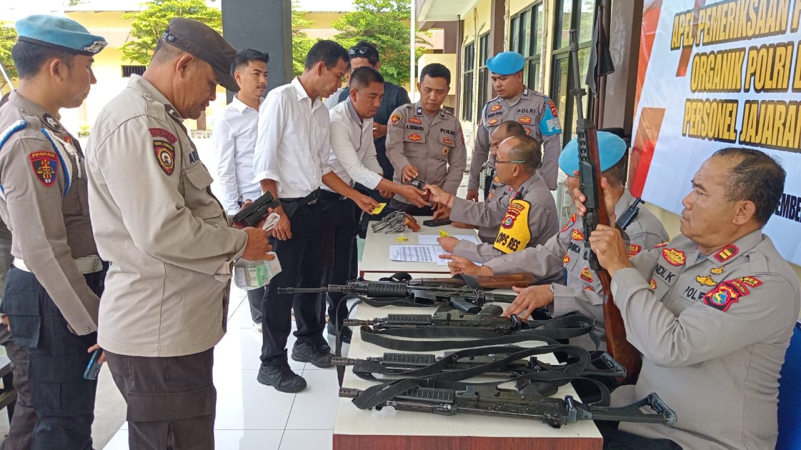 Polres Lombok Utara Periksa Senpi dan Amunisi Personil